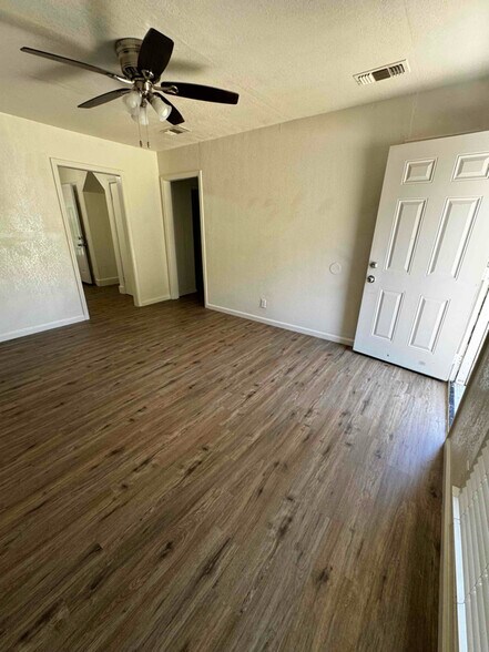 Building Photo - 321 Alexander Ave