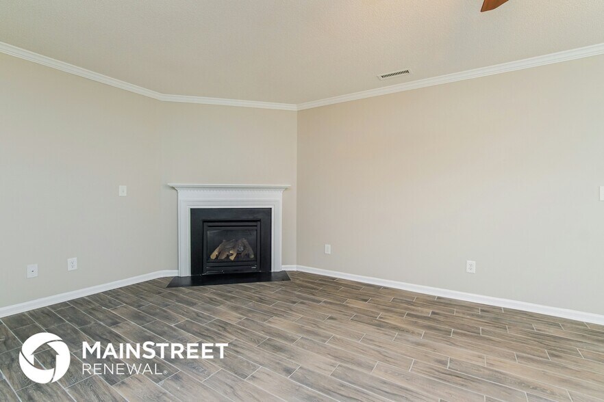 Building Photo - 2436 Ferdinand Dr