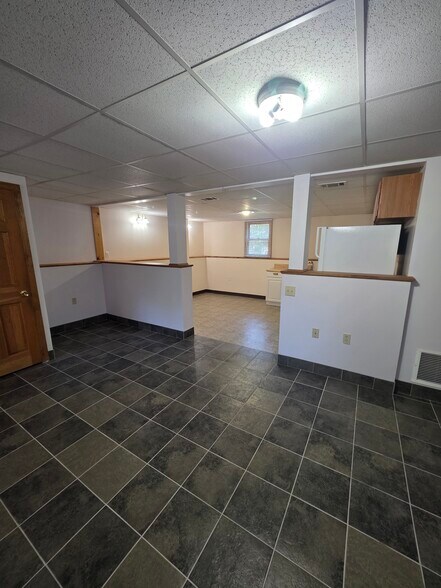 Building Photo - 190 Copley Dr