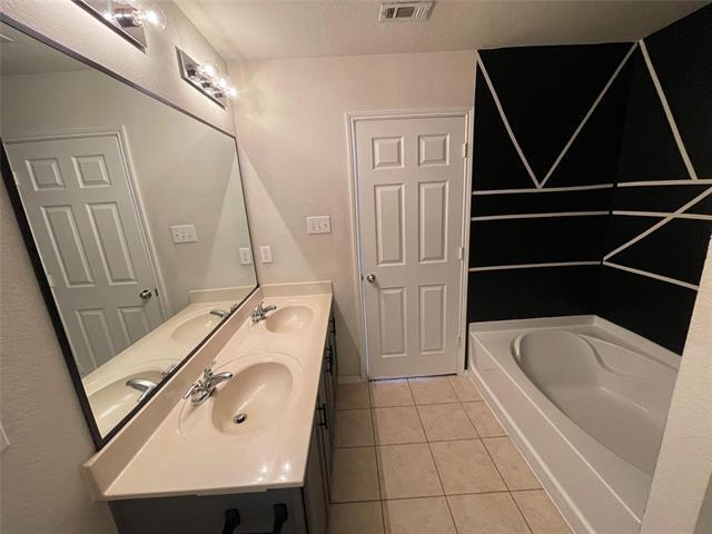 Building Photo - 5817 Mountain Bluff Dr