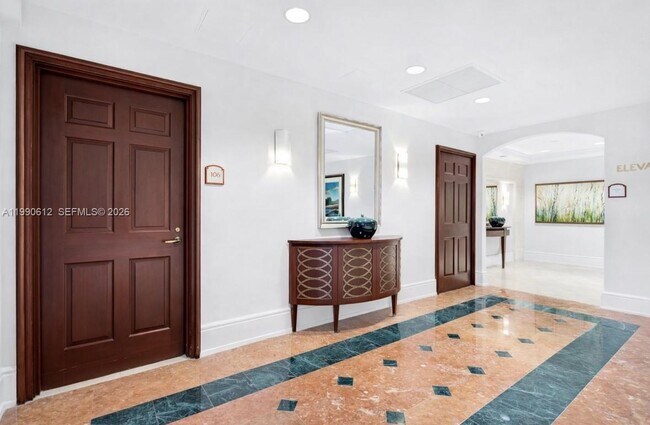 Building Photo - 781 Crandon Blvd