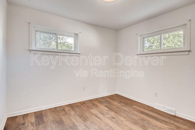 Building Photo - 9160 Cypress Dr