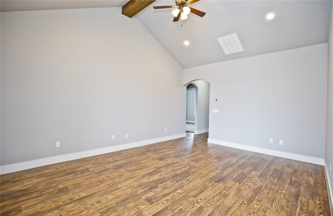 Building Photo - 308 Alder St