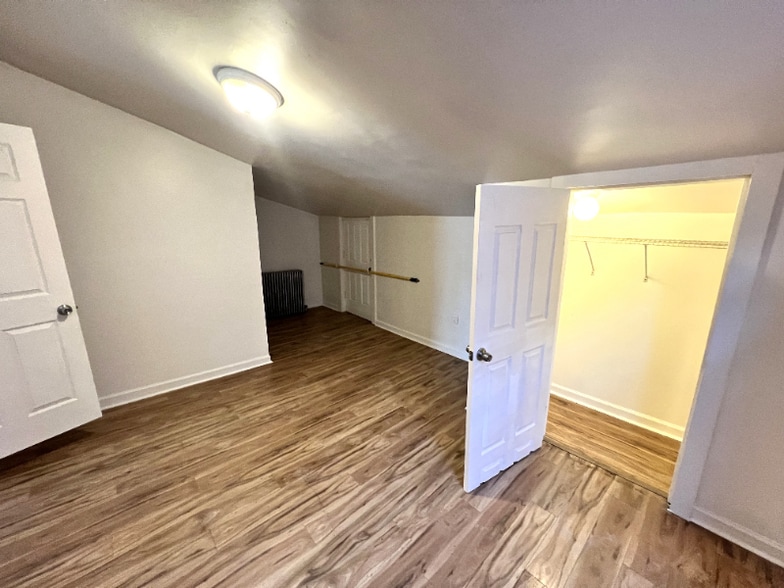 Building Photo - 5248 S Wells St