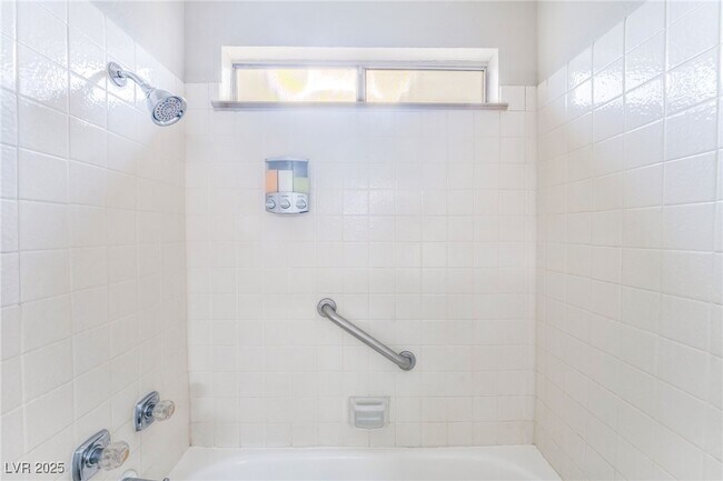 Building Photo - 4441 Rich Dr