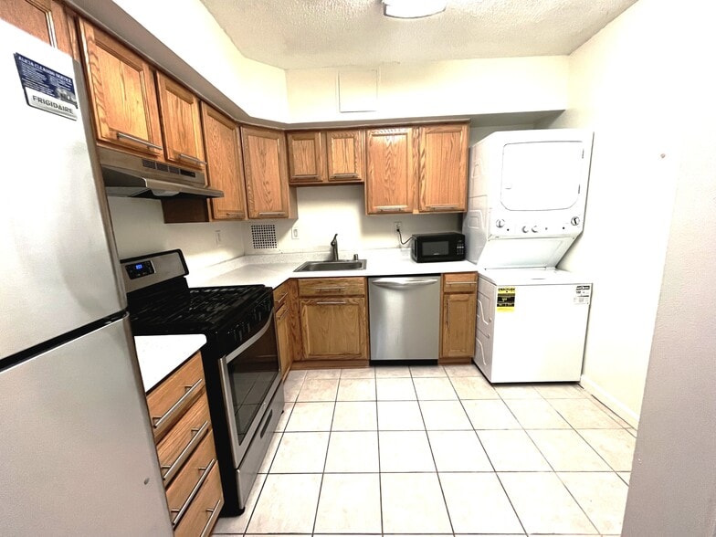 Building Photo - 3701 S George Mason Dr
