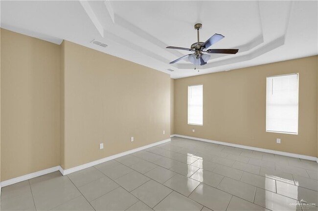 Building Photo - 23 Tulip Cir