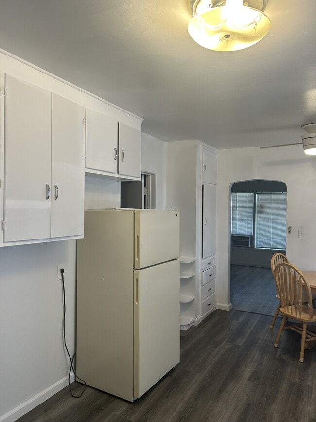 Building Photo - 1301 Higbee Dr