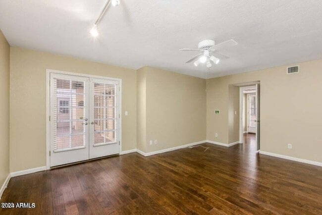 Building Photo - 7230 E Arlington Rd