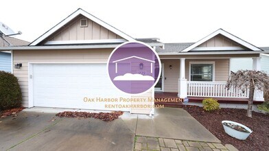 Building Photo - 4 Bed 2.5 Bath - Dog Friendly - Groups - N...