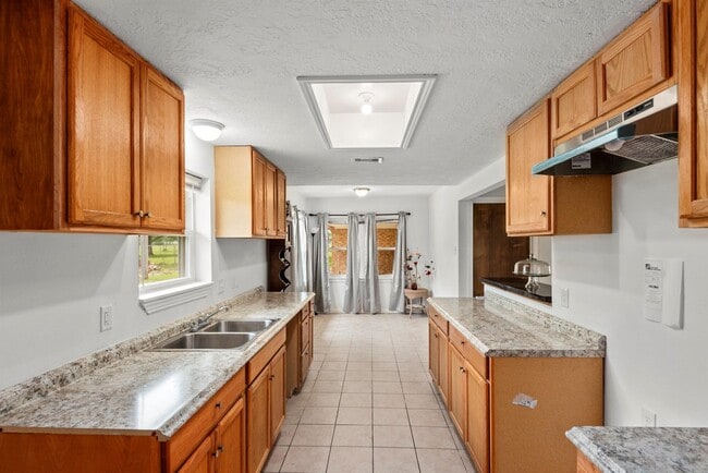 Building Photo - 318 County Rd 296D