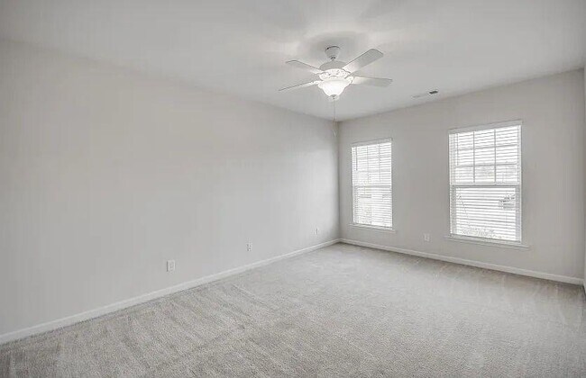 Building Photo - 6165 Bennett Pkwy