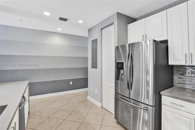 Building Photo - 808 SW 147th Ave