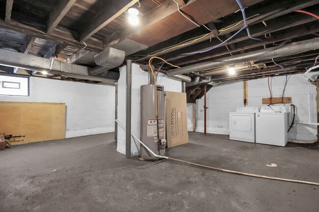 Building Photo - 587 S Ogden Ave