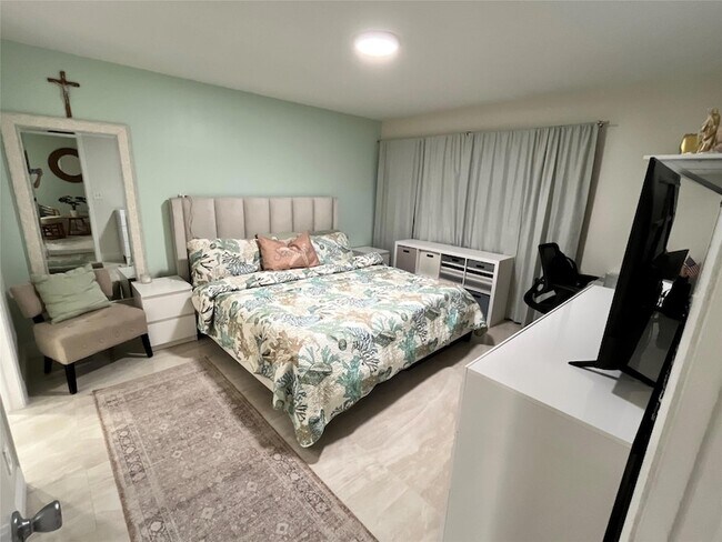 Building Photo - 12069 Royal Palm Blvd