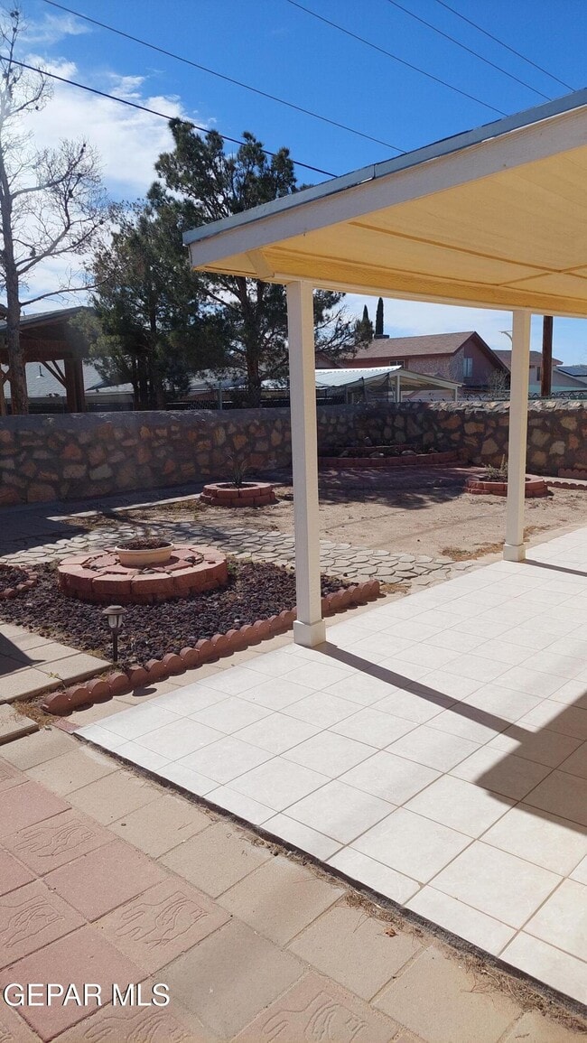 Building Photo - 12124 Fred Carter Dr