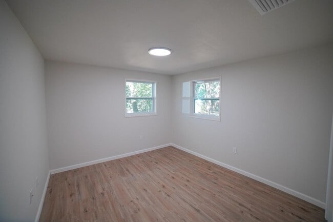 Building Photo - 5057 Tillie Ln