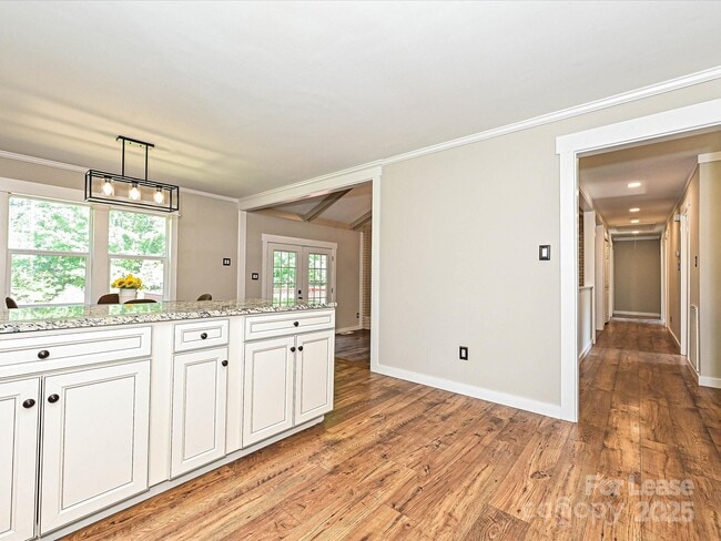 Building Photo - 9565 Man O War Rd