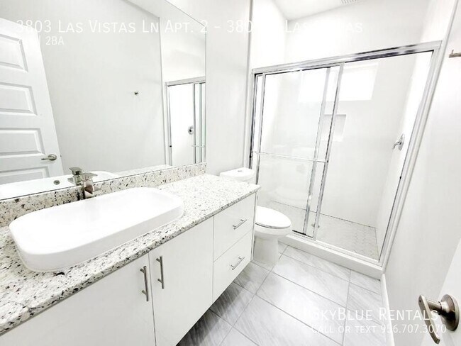 Building Photo - 3803 Las Vistas Ln