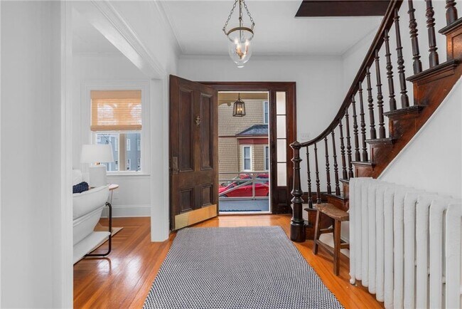 Building Photo - 46 Corne St