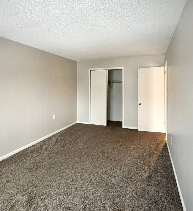 Building Photo - 1552 Helderberg Ave