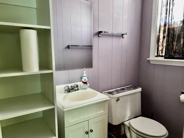 Building Photo - 222 Woodruff St