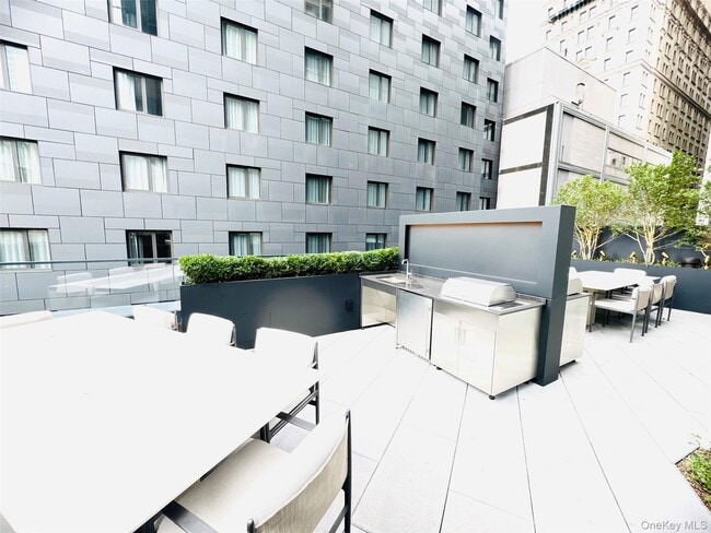 Building Photo - 125 Greenwich St