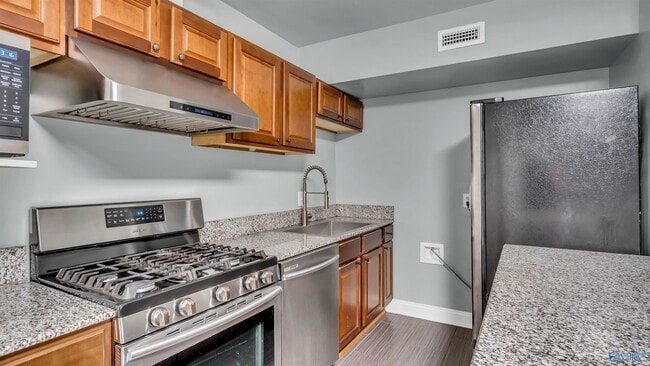 Building Photo - 107 Grove Park Ln