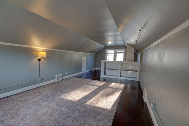 Building Photo - Cute 3 Bed Home