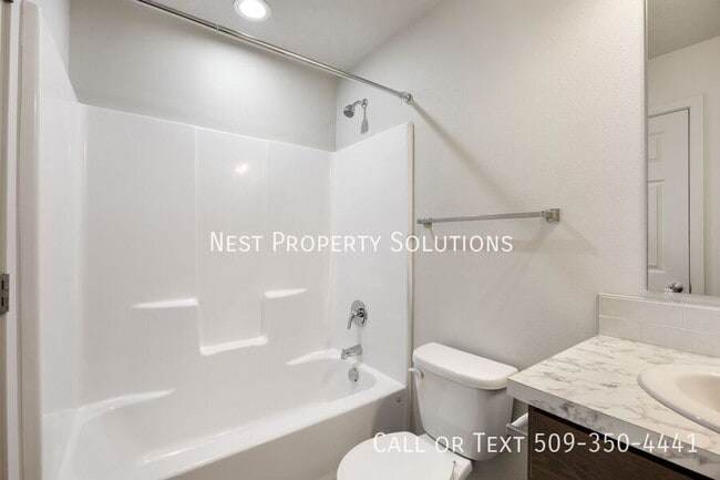 Building Photo - 935 E Mt. Adams St