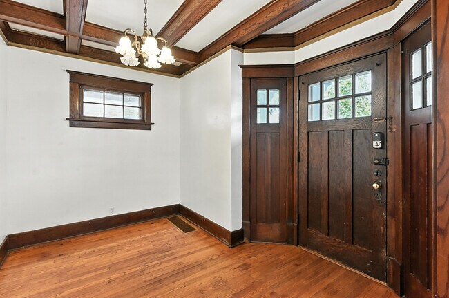 Building Photo - 2965 Harris Street