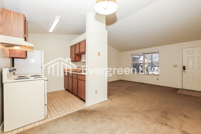 Building Photo - 6376 Greenfield Way