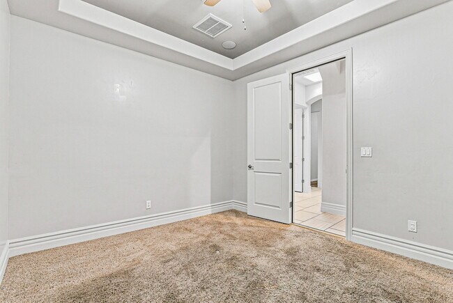 Building Photo - 3203 Red Orchard Dr