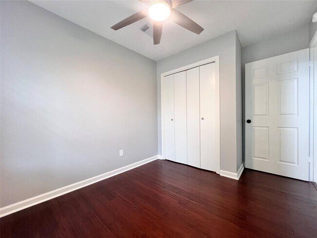 Building Photo - 15543 Scenic Haven Dr