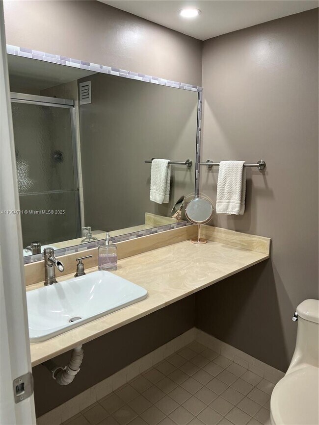 Building Photo - 2751 S Ocean Dr