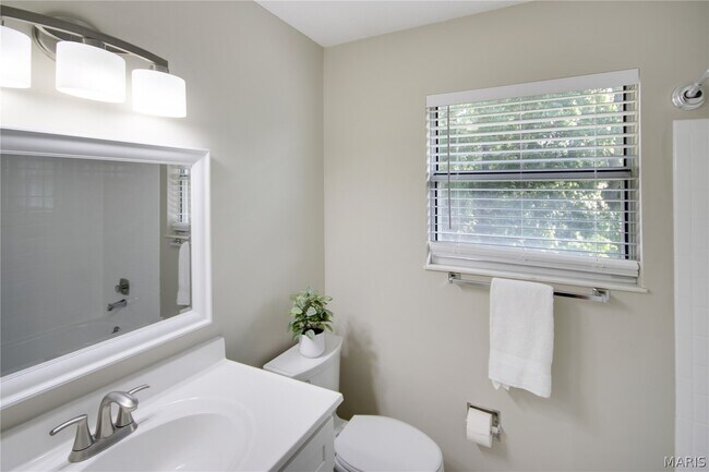 Building Photo - 1392 Justerini Dr