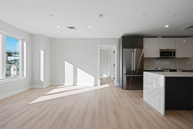 Building Photo - 25 2nd St