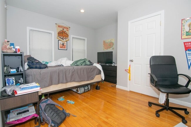 Building Photo - Renovated 4-Bed / 2-Bath in Allston | In-Unit Laundry | 9/1