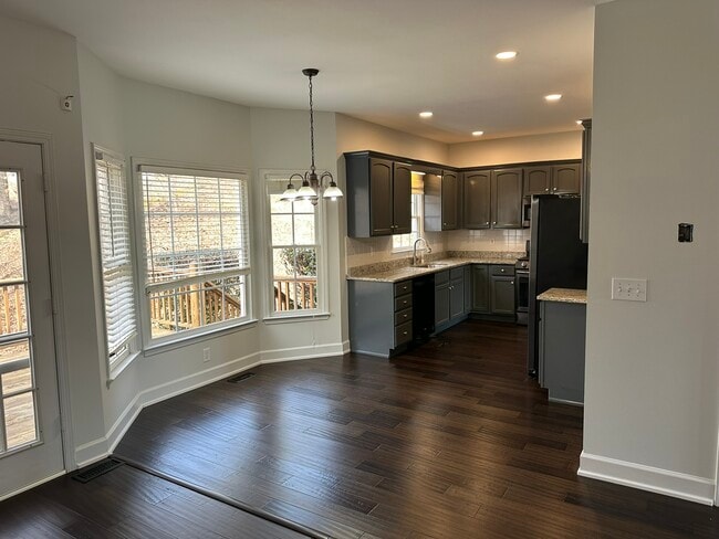 Building Photo - 580 Wisteria Dr