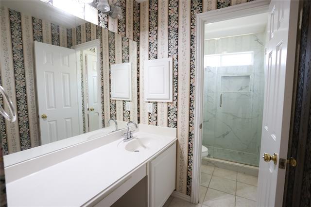 Building Photo - 5708 Sabetha Way