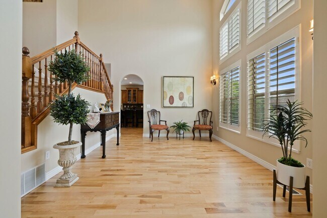 Building Photo - Executive Furnished Home For Rent In Orem!
