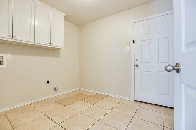 Building Photo - 6005 Brazos St