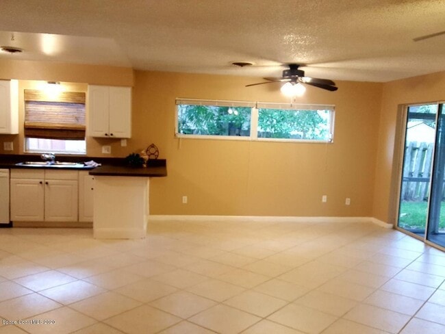 Building Photo - 145 Brandy Ln