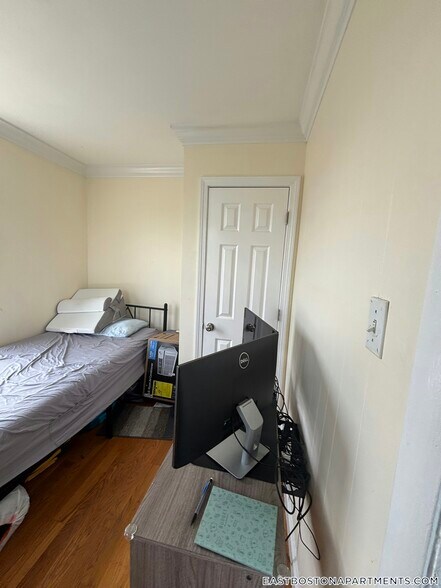 Building Photo - 30 Wordsworth St