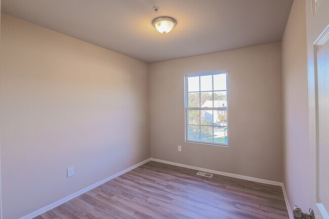 Building Photo - 1237 Splashing Brook Dr