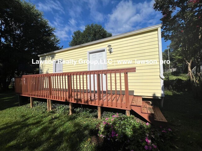 Building Photo - Charming Grandin Court House with Detached Garage and In Law Suite