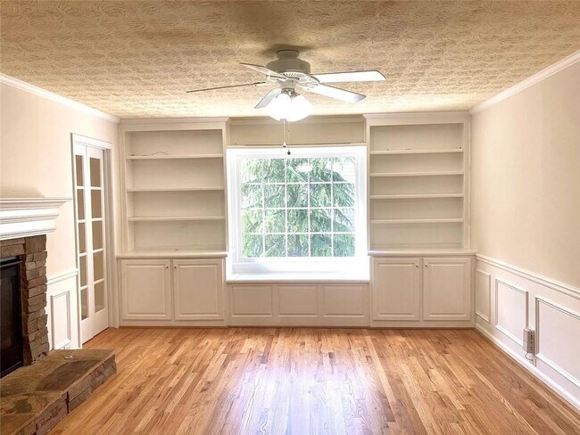Building Photo - 3245 Moss Creek Dr