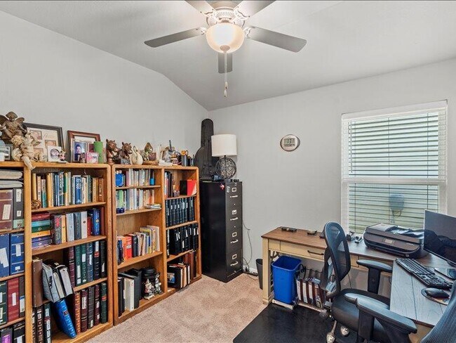 Building Photo - 200 Grapefruit Rd