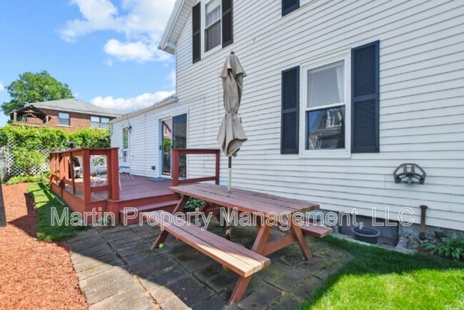 Building Photo - 12 Lowell Pl