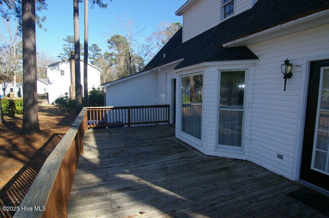 Building Photo - 709 Spring Run Rd